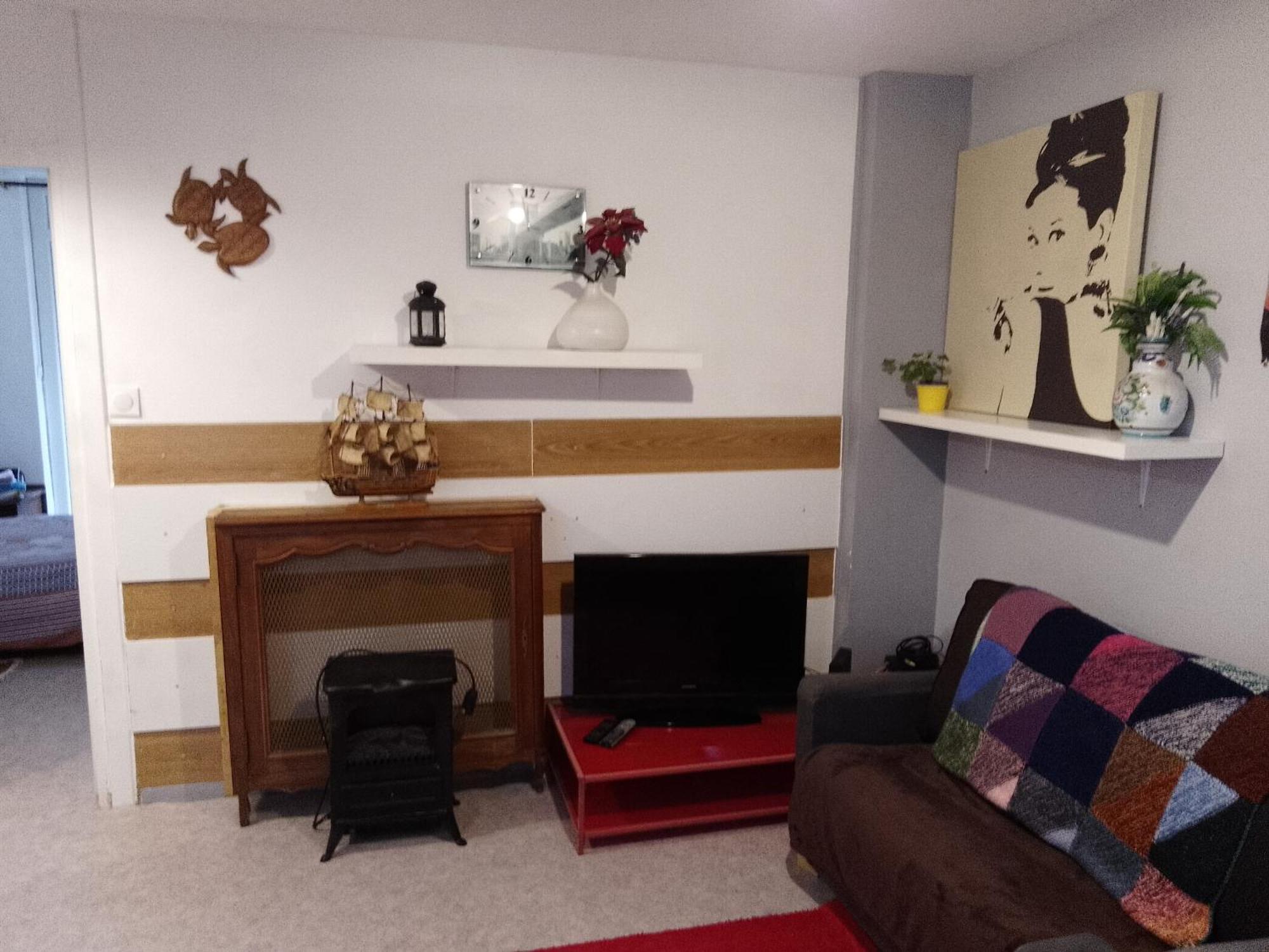 Guesthouse Familial Pour 2,3,4 Personnes De 44M2- Accessible Handic -Rez De Chaussee-Vues Sur Rue Et Patio Prive - Sejour, Chambre Separee-Cuisine,Salle De Bain,Lit Double Et Canape-Lit 2Pers-Entree De La Rue Berzelius-5 Minutes Du Metro Brochant-Lig Paris Exterior photo