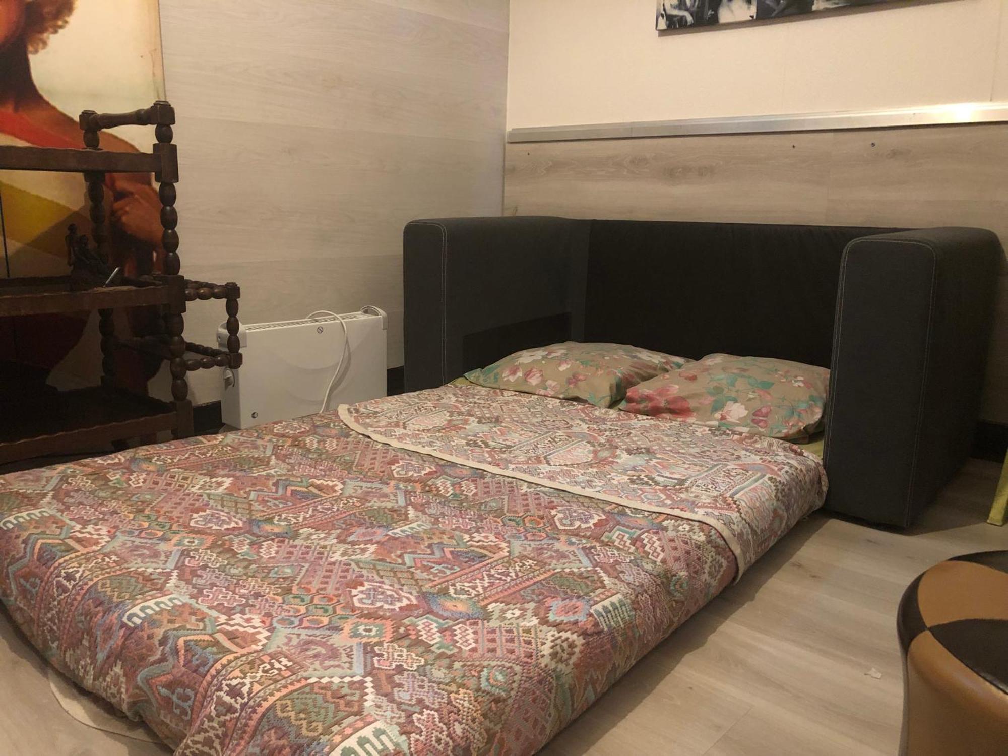 Guesthouse Familial Pour 2,3,4 Personnes De 44M2- Accessible Handic -Rez De Chaussee-Vues Sur Rue Et Patio Prive - Sejour, Chambre Separee-Cuisine,Salle De Bain,Lit Double Et Canape-Lit 2Pers-Entree De La Rue Berzelius-5 Minutes Du Metro Brochant-Lig Paris Exterior photo